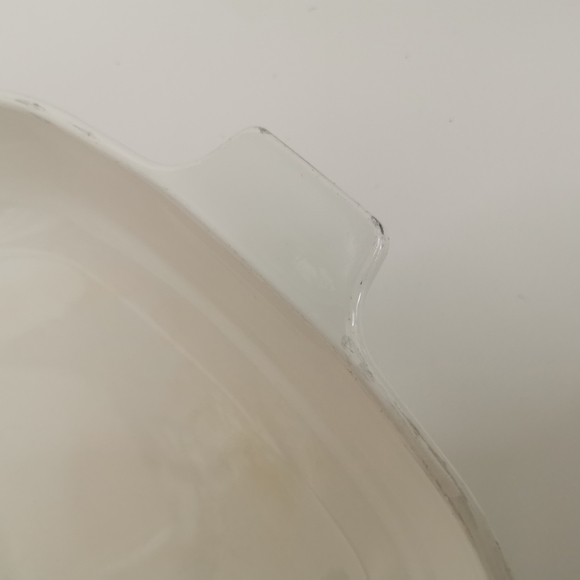 Pyrex Vintage 10in Casserole - Picture 2 of 5